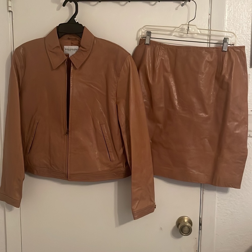 Emanuel Ungaro - Tan leather matching skirt and jacket set.
